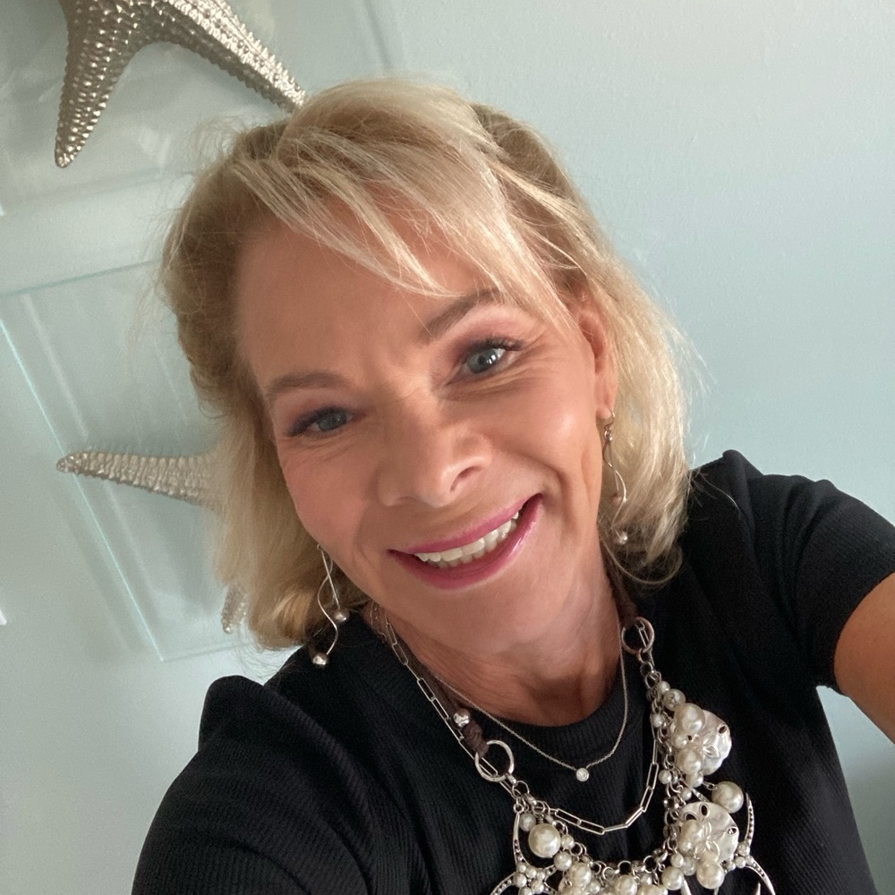 Meet your Posher, Laura